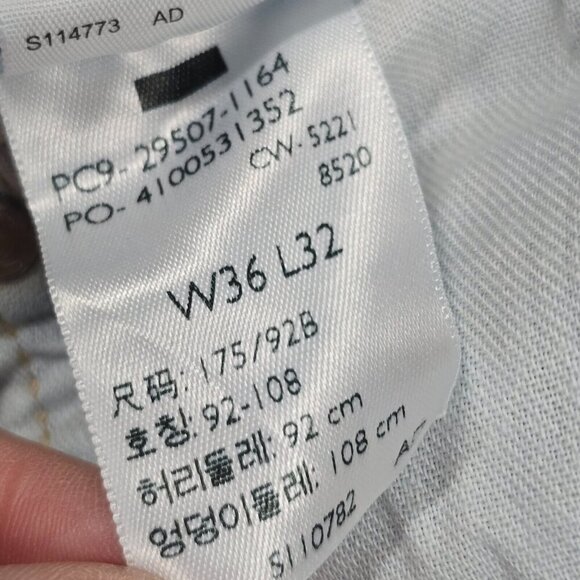 Levis 502 Jeans Men 36x32 (Fits 34x30) Blue Light Wash Tapered Mid Rise Denim - Picture 6 of 13